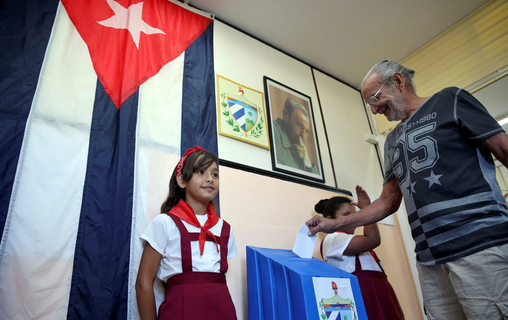 Urna eleitoral em Cuba